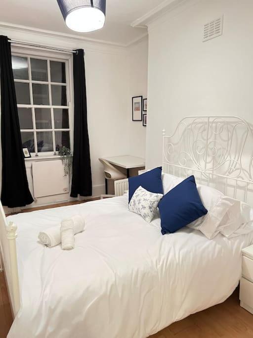 Lovely 2 Bed Flat In Soho! London Ngoại thất bức ảnh