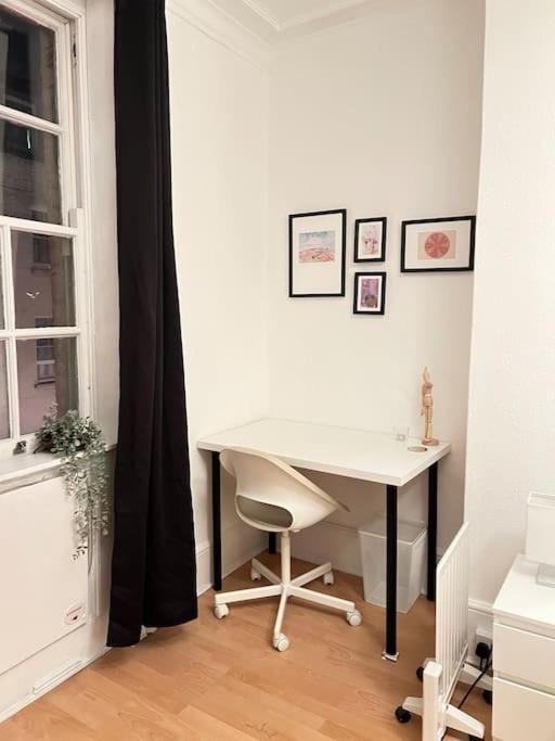 Lovely 2 Bed Flat In Soho! London Ngoại thất bức ảnh