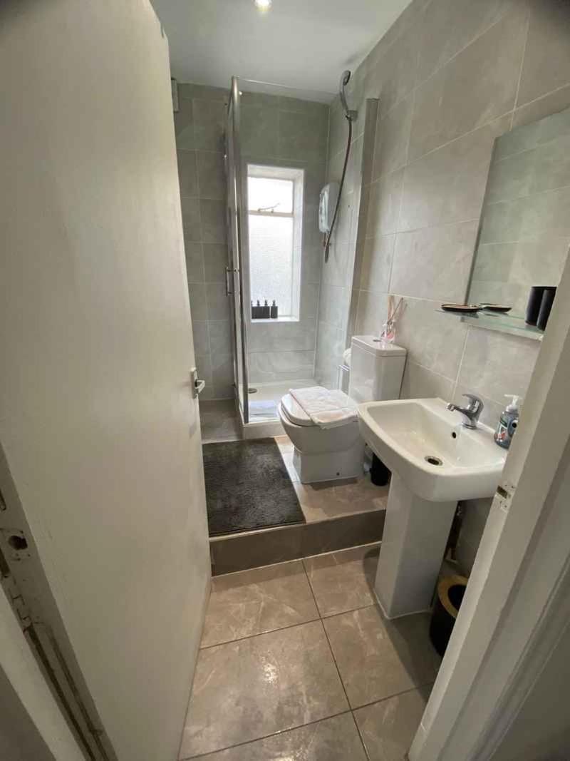Lovely 2 Bed Flat In Soho! London Ngoại thất bức ảnh