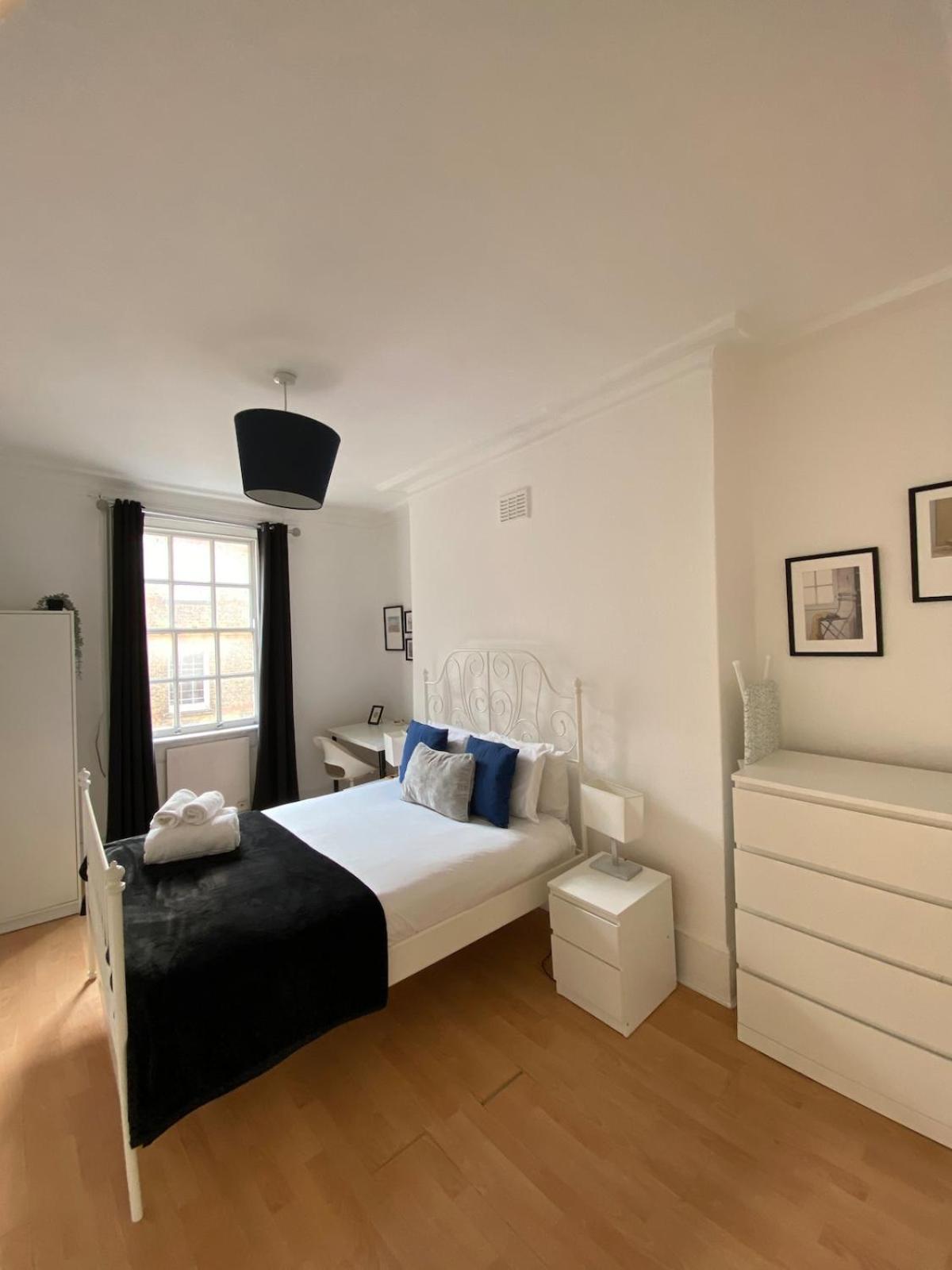 Lovely 2 Bed Flat In Soho! London Ngoại thất bức ảnh